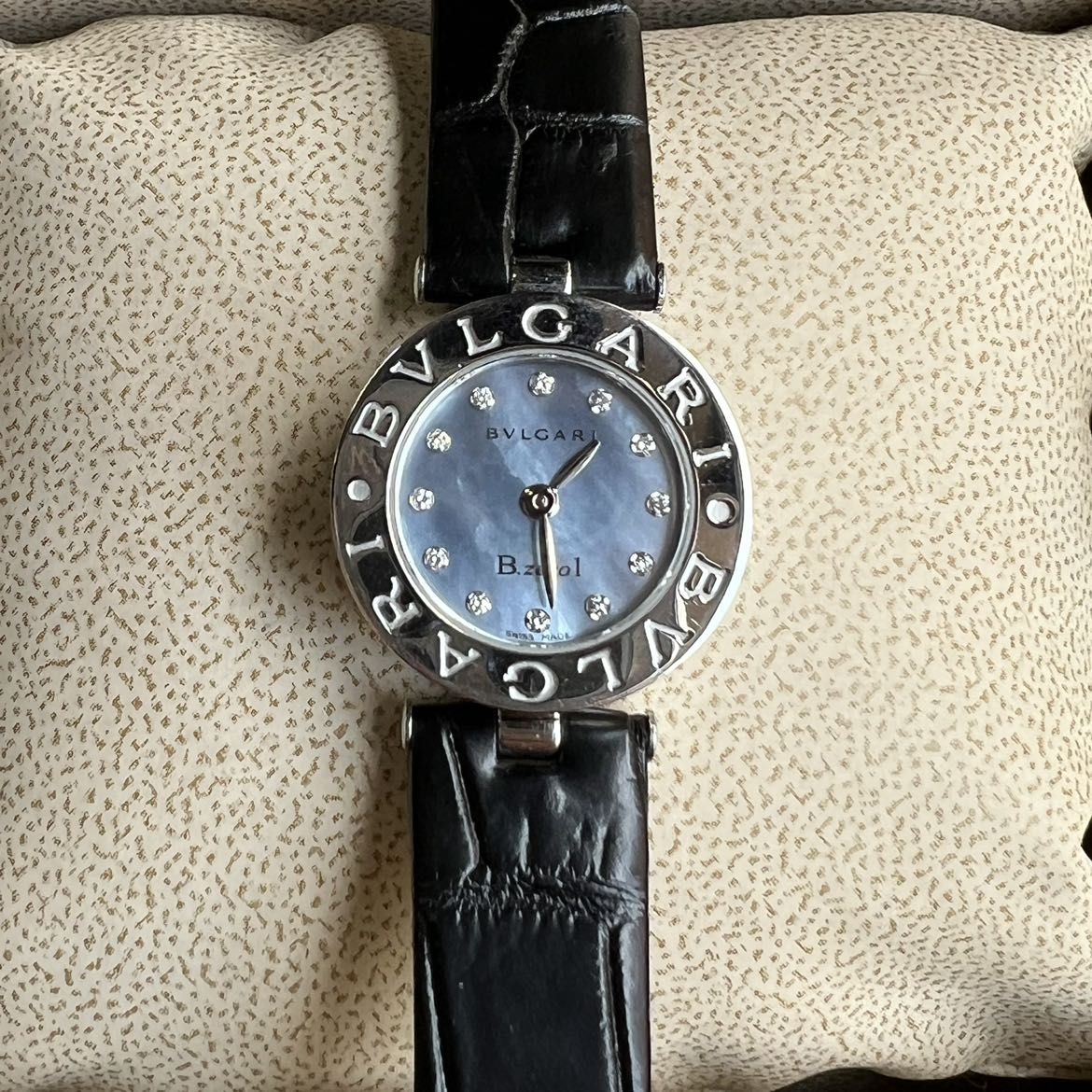 95新 BVLGARI/宝格丽 B.ZERO1系列/22mm/石英/女表/贝母盘/原镶钻