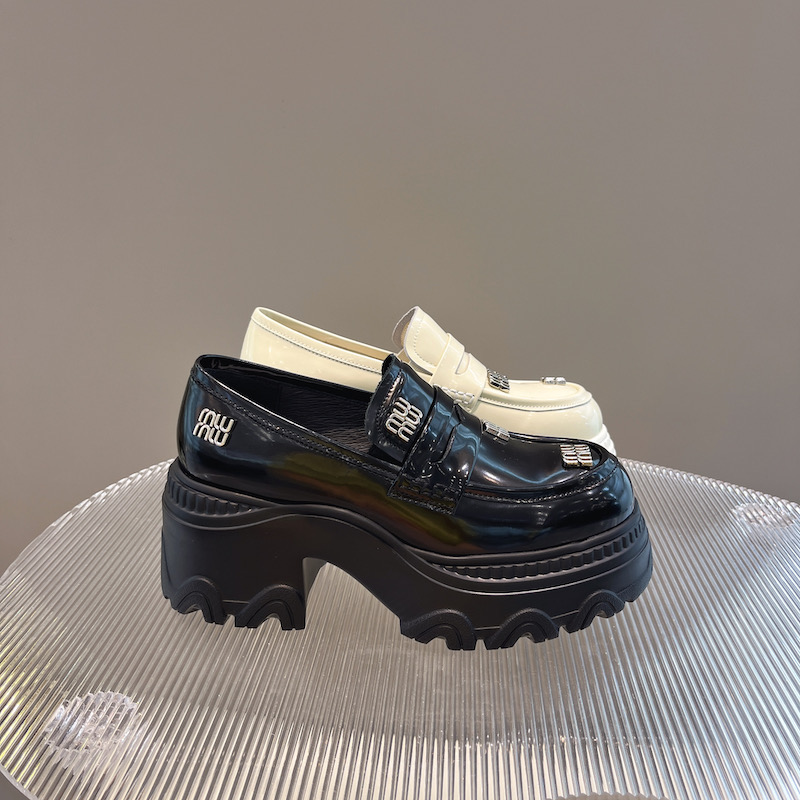 松糕鞋2023秋季欧货真皮粗跟乐福鞋女款英伦风休闲时尚厚底小皮鞋