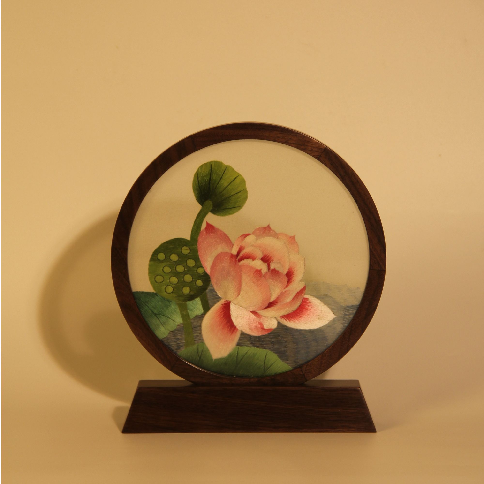 纯手工荷花双面苏绣精品摆件客厅玄关送人必备摆件锦盒包装