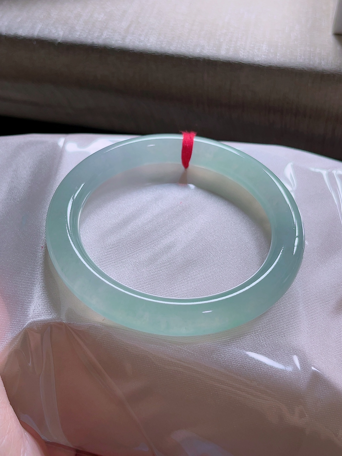 天然缅甸A货纯天然翡翠 正品女款时尚冰种起胶56圈圆条手镯