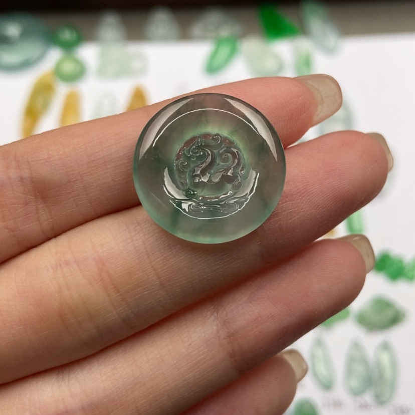 【闪购商品】翡翠龙扣未镶嵌少****少栗