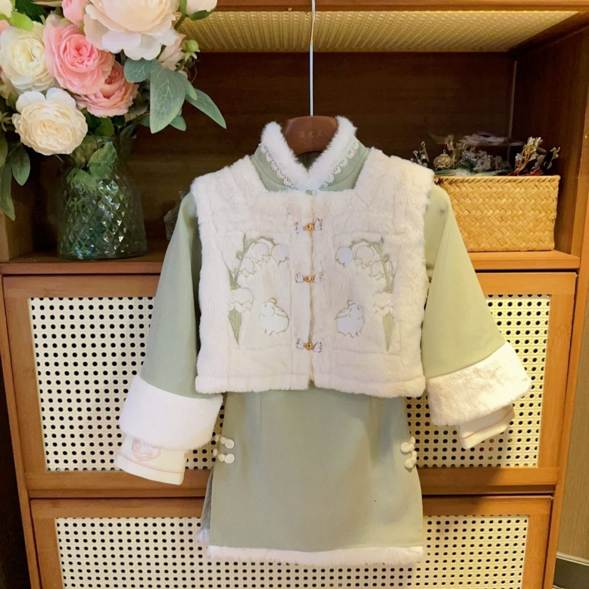 民国风复古改良旗袍马甲套装裙童装秋冬季毛绒按刺绣日常儿童