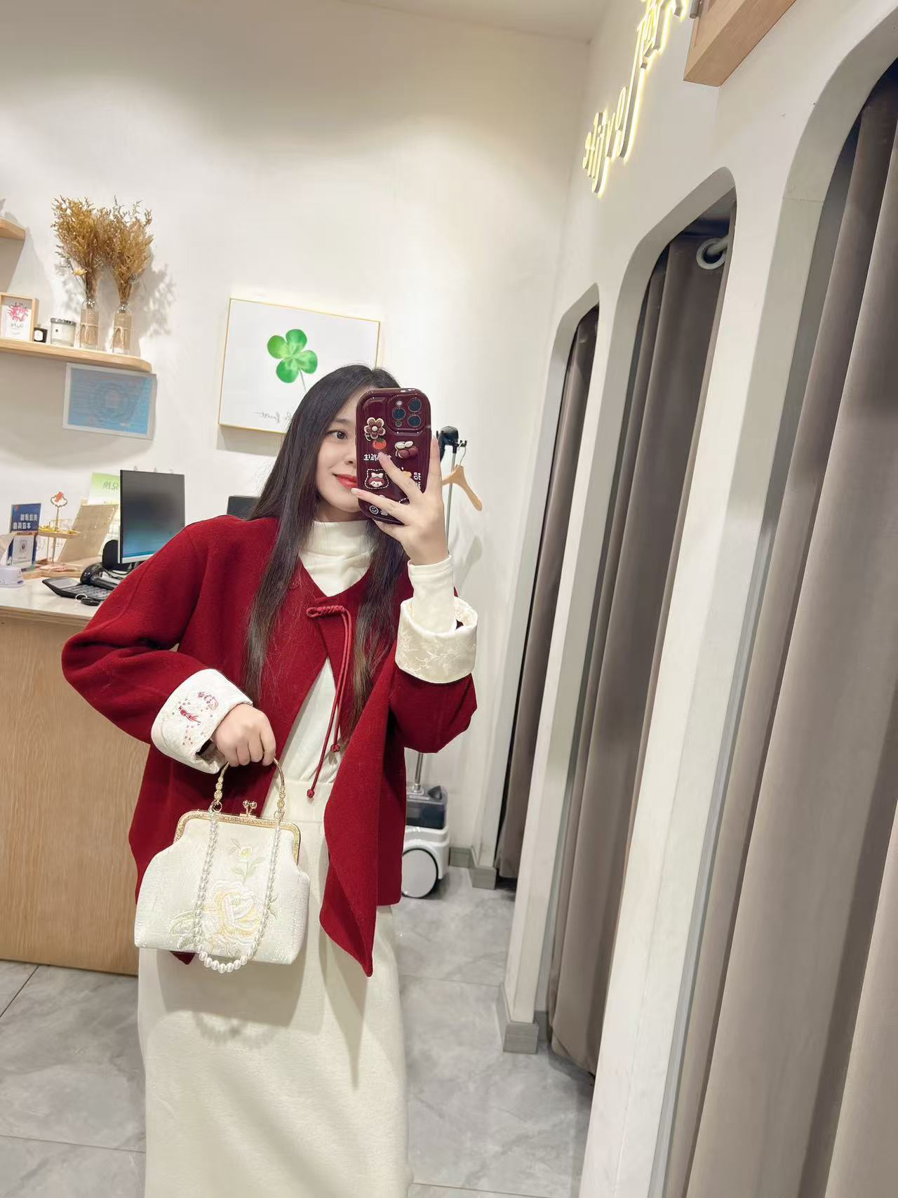 PD 圆领盘扣新国风慵懒优雅安可拉红大衣P4B340090D02一1599