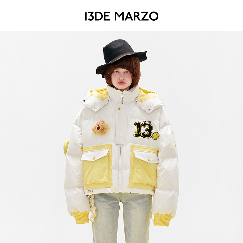 13DE MARZO男女同款 SMILEY联名系列笑脸别针复古灯笼袖羽绒服