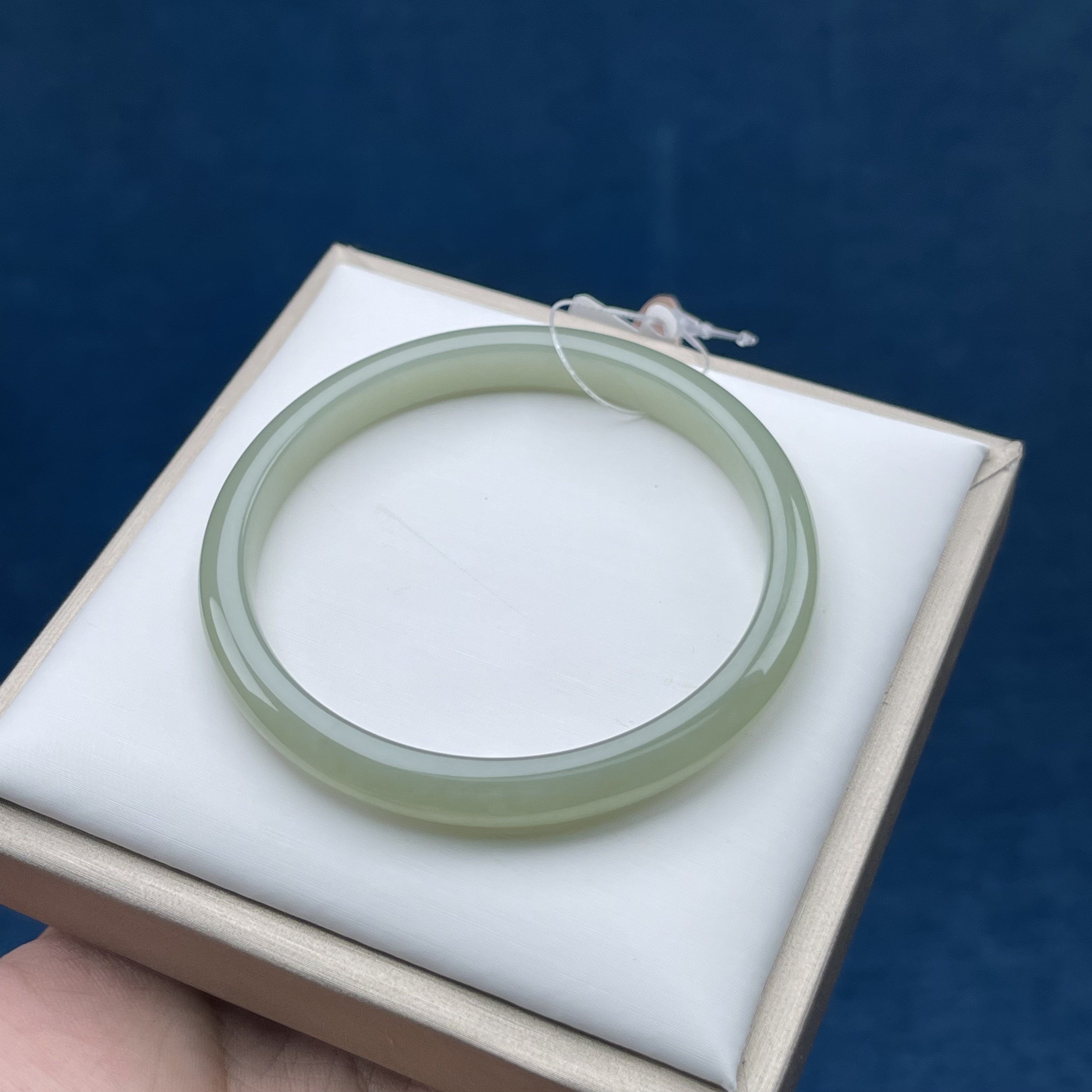 SZ100和田玉0湖水手镯56.8圈口