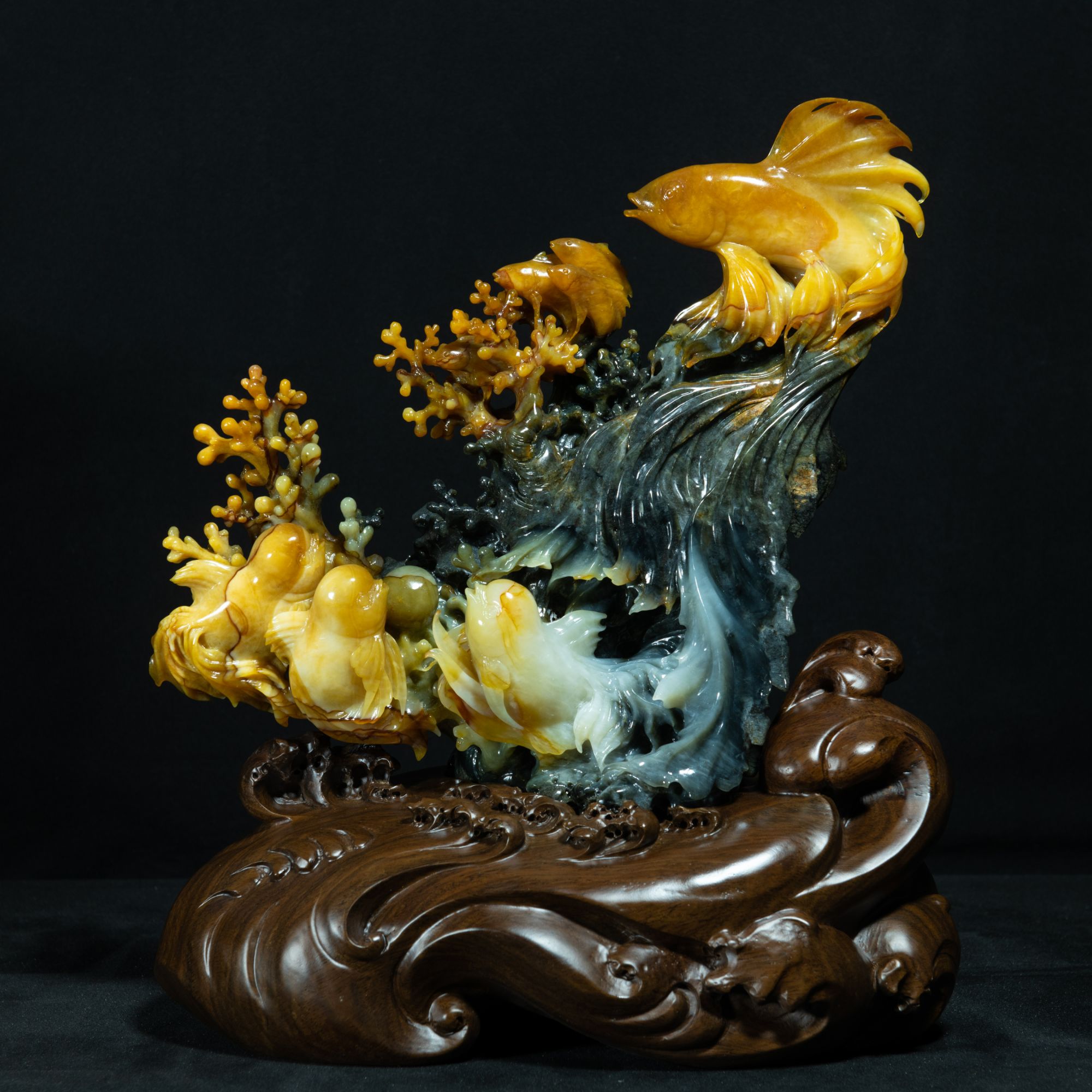 力争上游 鱼欢财旺 岫玉摆件