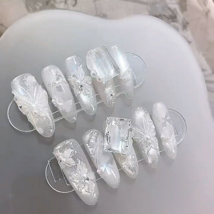 婚甲碎钻纯手工穿戴甲中长款纯欲渐变冰透梯形简约仙气美甲甲片