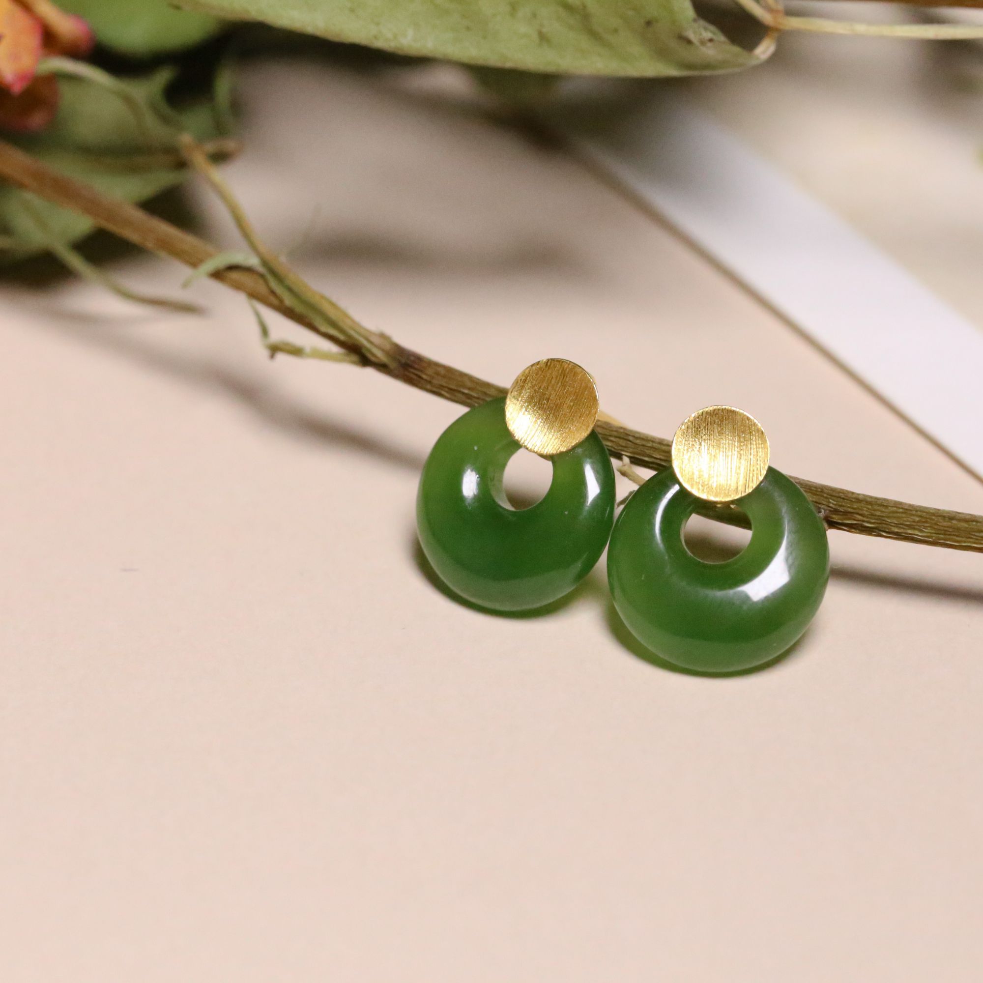 吴小吴珠宝 【水中月】18K金+和田玉碧玉耳饰