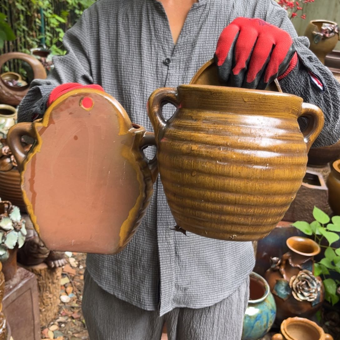 红陶20CM（含）-50CM（不含）高18长15宽10有孔