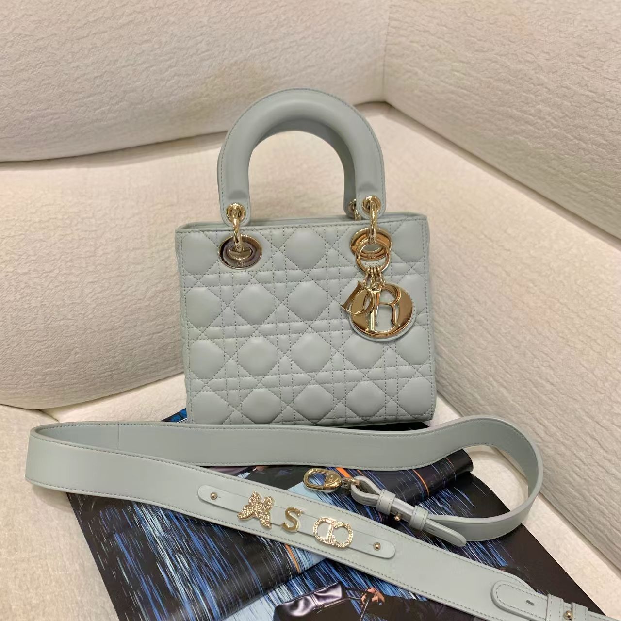 99新 DIOR/迪奥 壹臻/马卡龙蓝四格戴妃手拎包/37144336