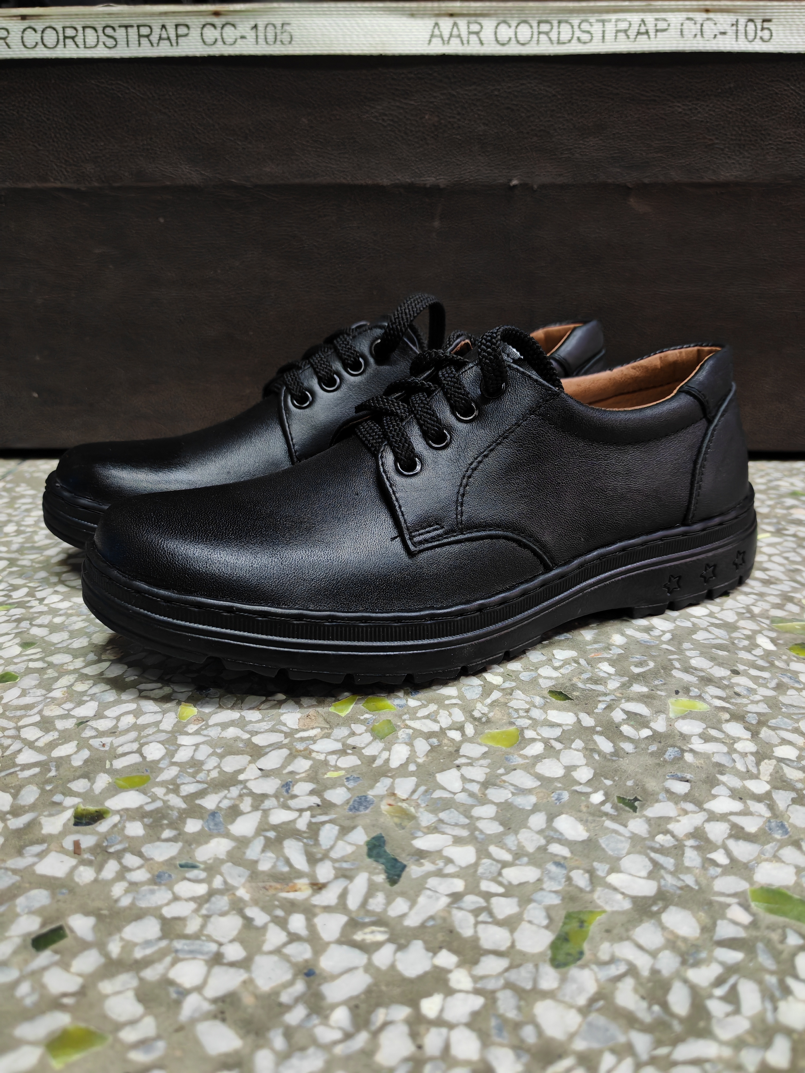 头层牛皮男士圆头皮鞋