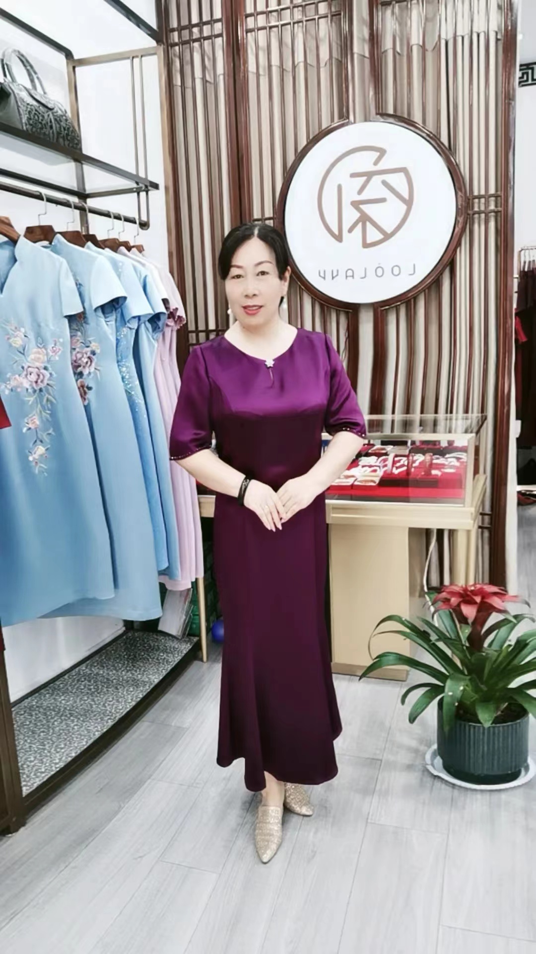 81033圆领醋酸简约款纯色鱼尾遮肉婚礼喜婆婆妈妈宴会礼服连衣裙
