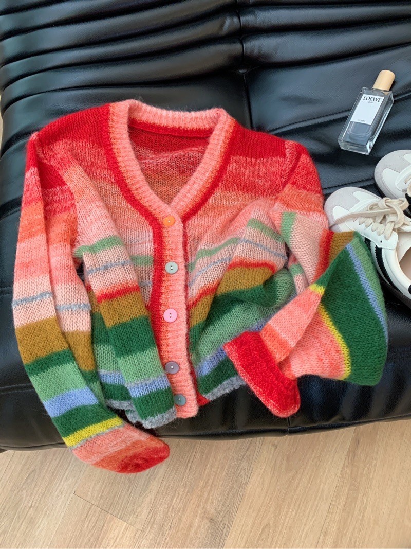 法式彩虹毛衣女秋冬薄款2023年新款韩版宽松慵懒风软糯针织衫上衣