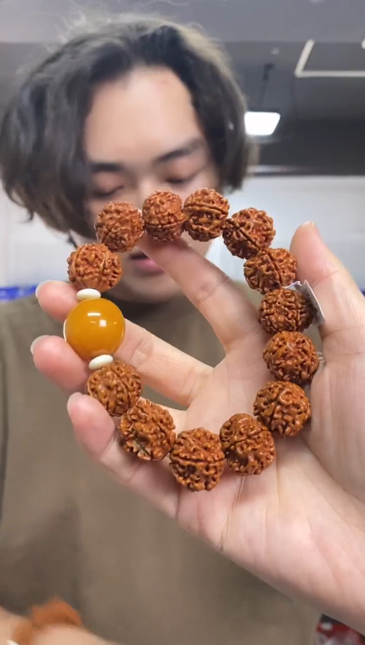 【闪购商品】蜜蜡手串未镶嵌多样性发其一颜色微差