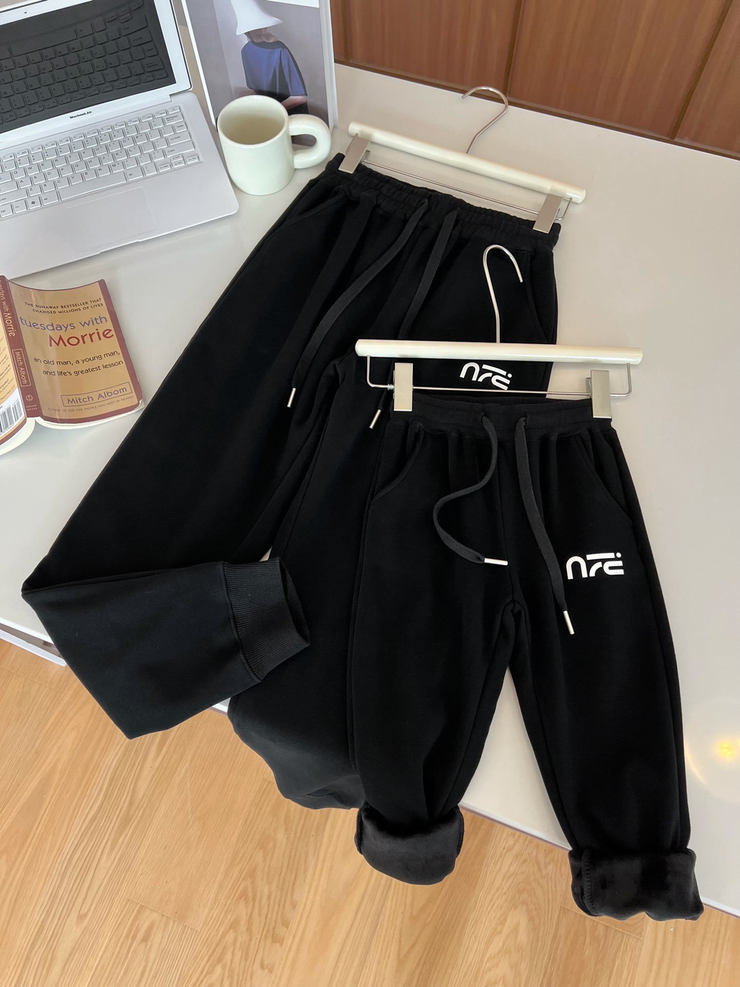 肉肉家-《斐家同料宠粉啦》一条加绒休闲运动加绒加厚卫裤亲子款