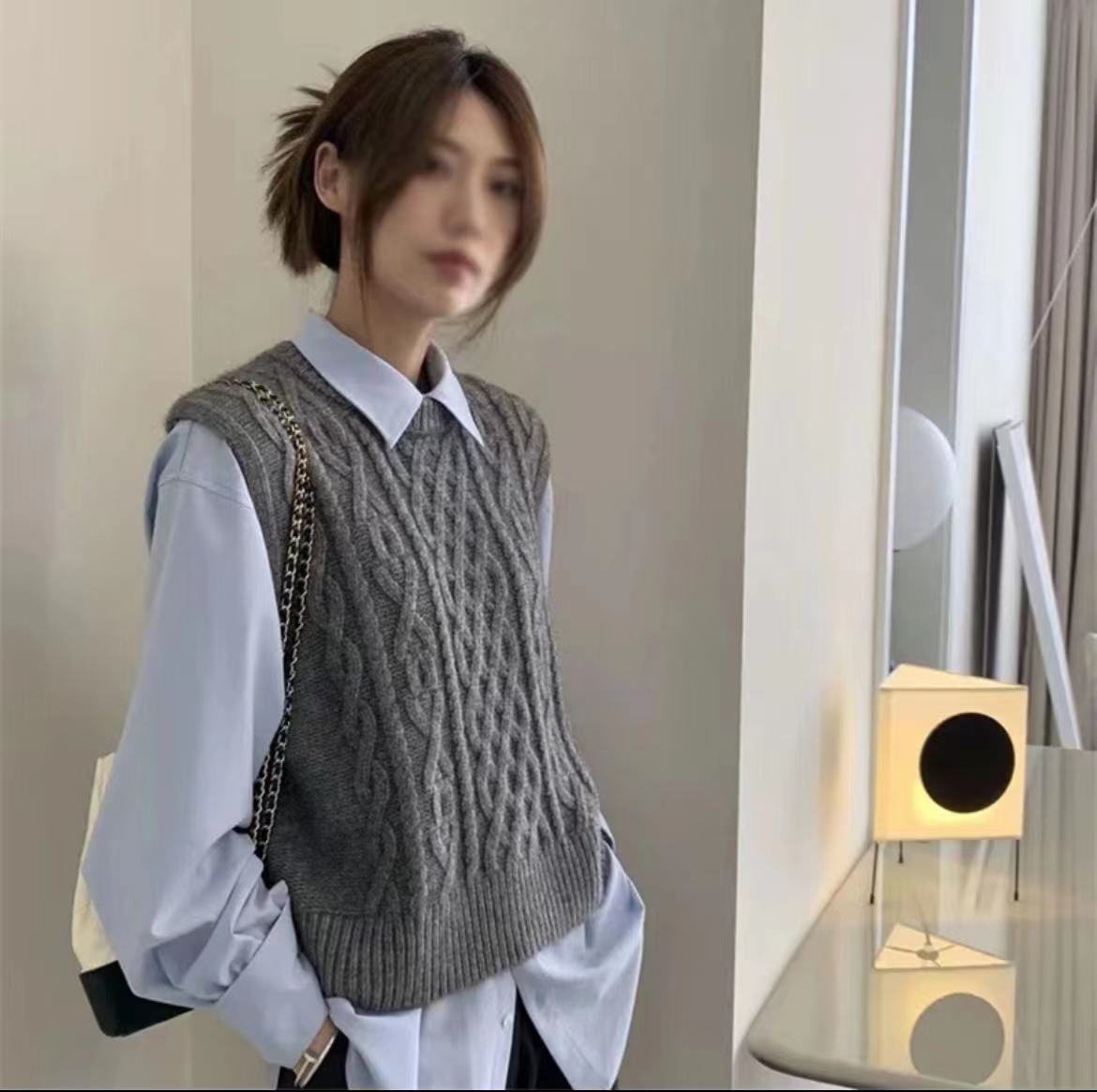 新款随机针织上衣马甲开衫一件