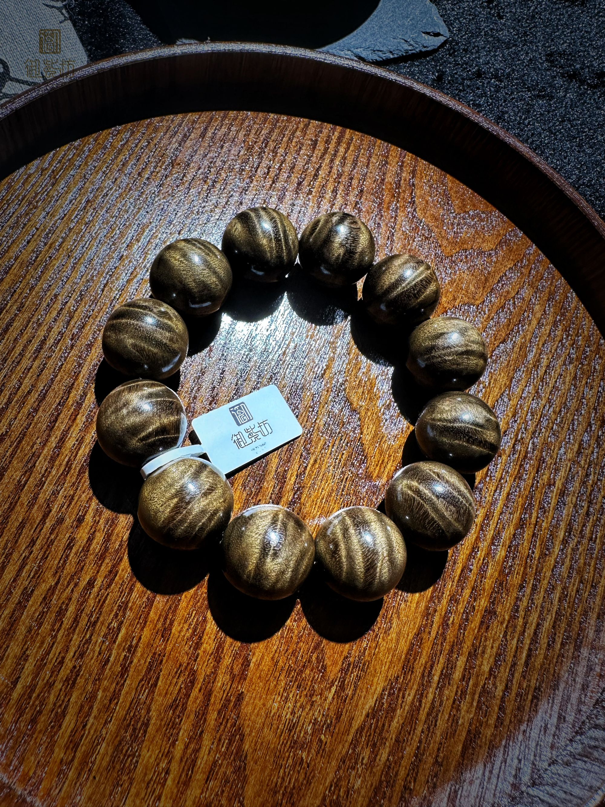 御紫坊—阴沉木2.0移步幻影灵动闪电纹  翡翠绿底高阶品质