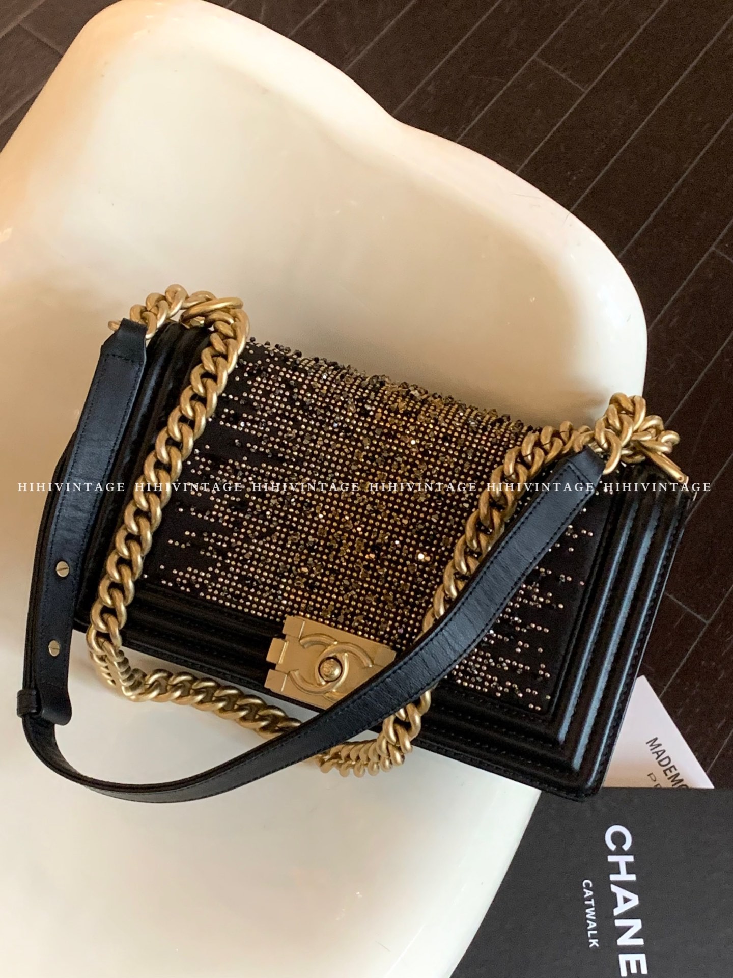 99新 Chanel/香奈儿 HIHI/黑金镶钻中号Leboy 28开28195275