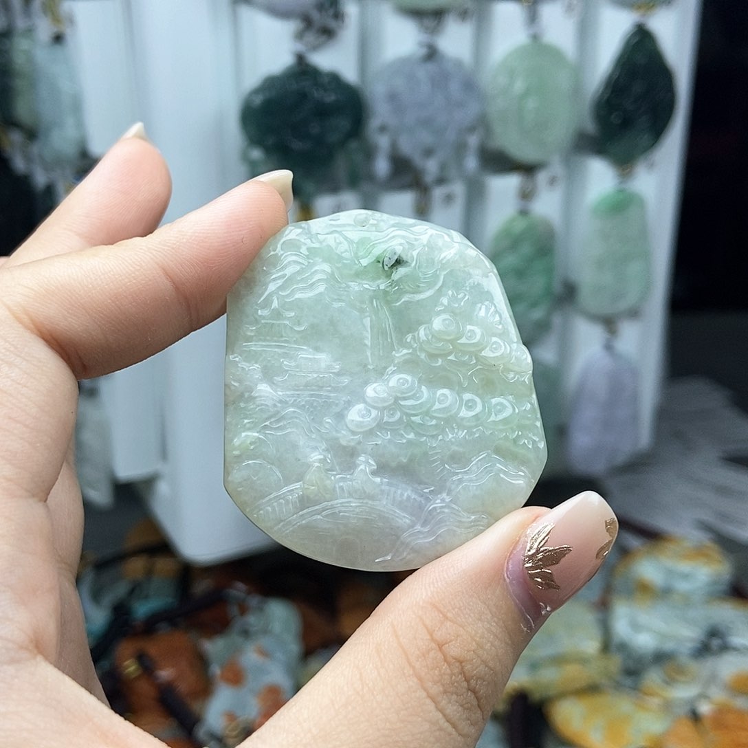 翡翠颈饰未镶嵌翡翠