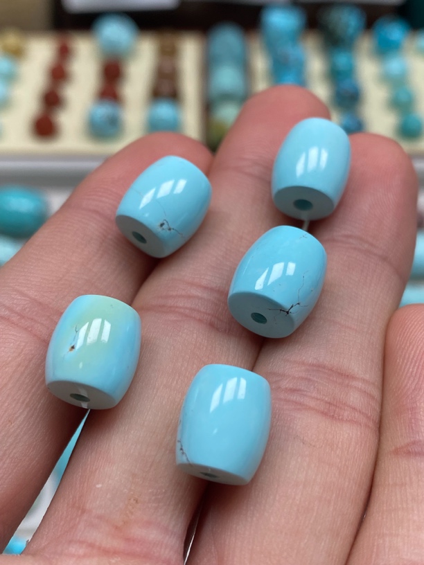 原矿绿松石9➕10➕高瓷高色果冻蓝走色小桶珠（多样性发货一个）