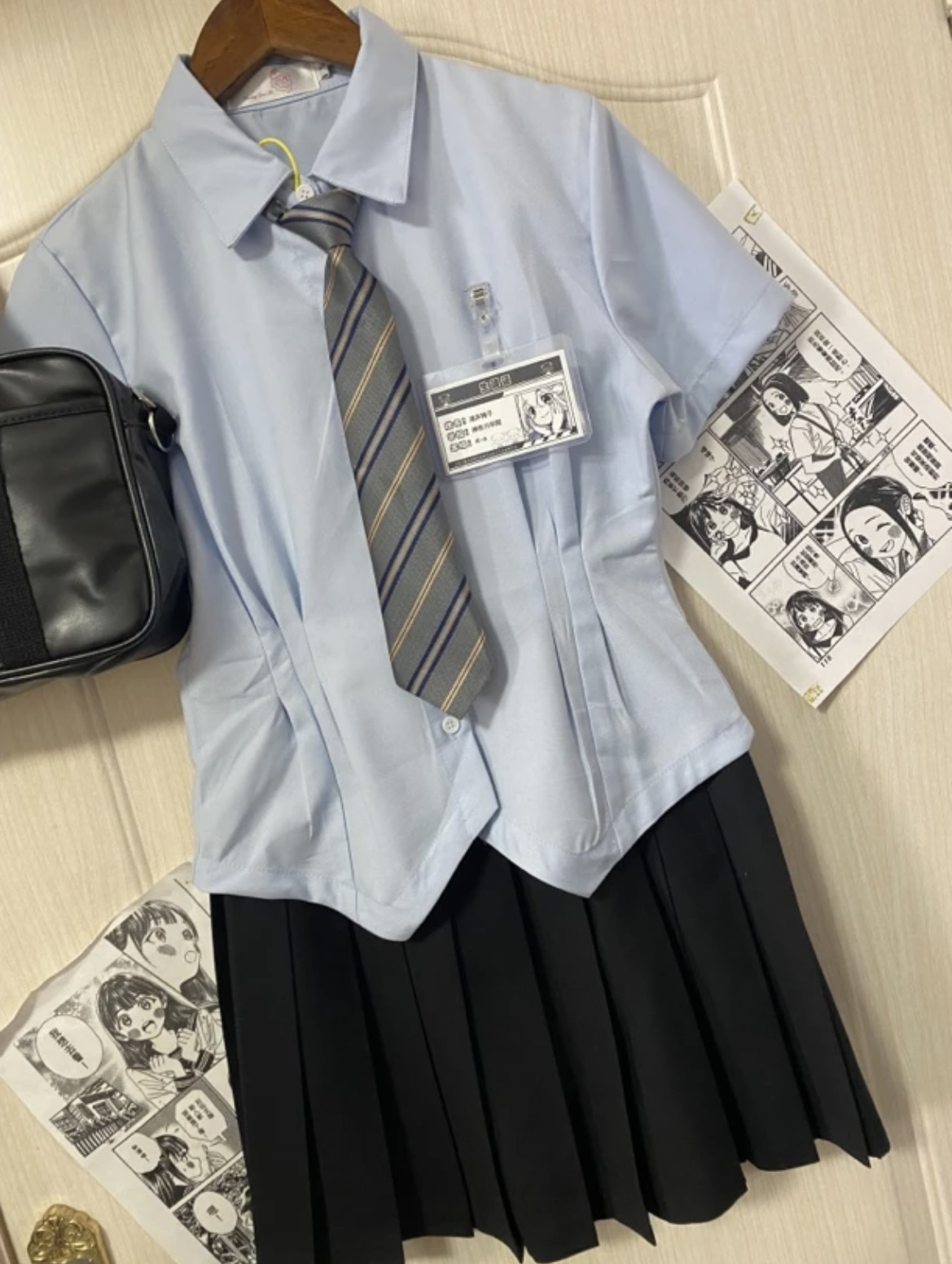 川岛琦 雾霾蓝衬衫+黑色裙子套装