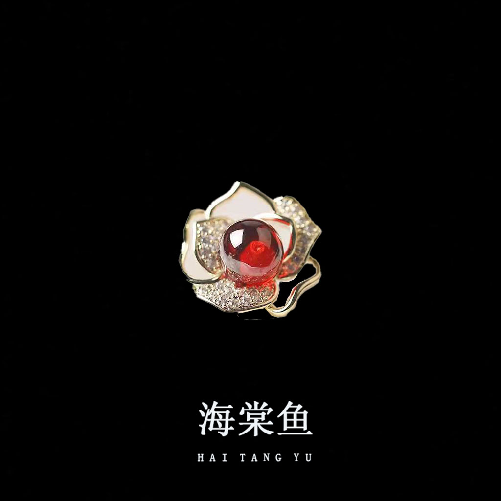 铜合金合成锆石胸针 MN253迷你艳阳之心领针