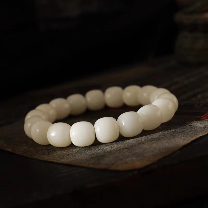   白色情侣款经典大气不挑人