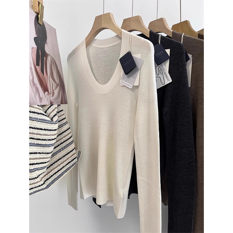 法式高级感白色U领针织衫上衣女秋冬修身短款毛衣长袖内搭打底衫