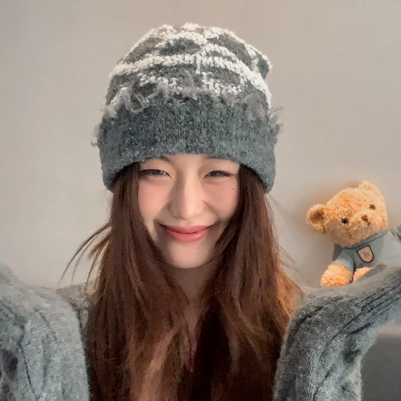 小众百搭破边缘提花针织帽子女秋冬季复古大头围显脸小护耳毛线帽