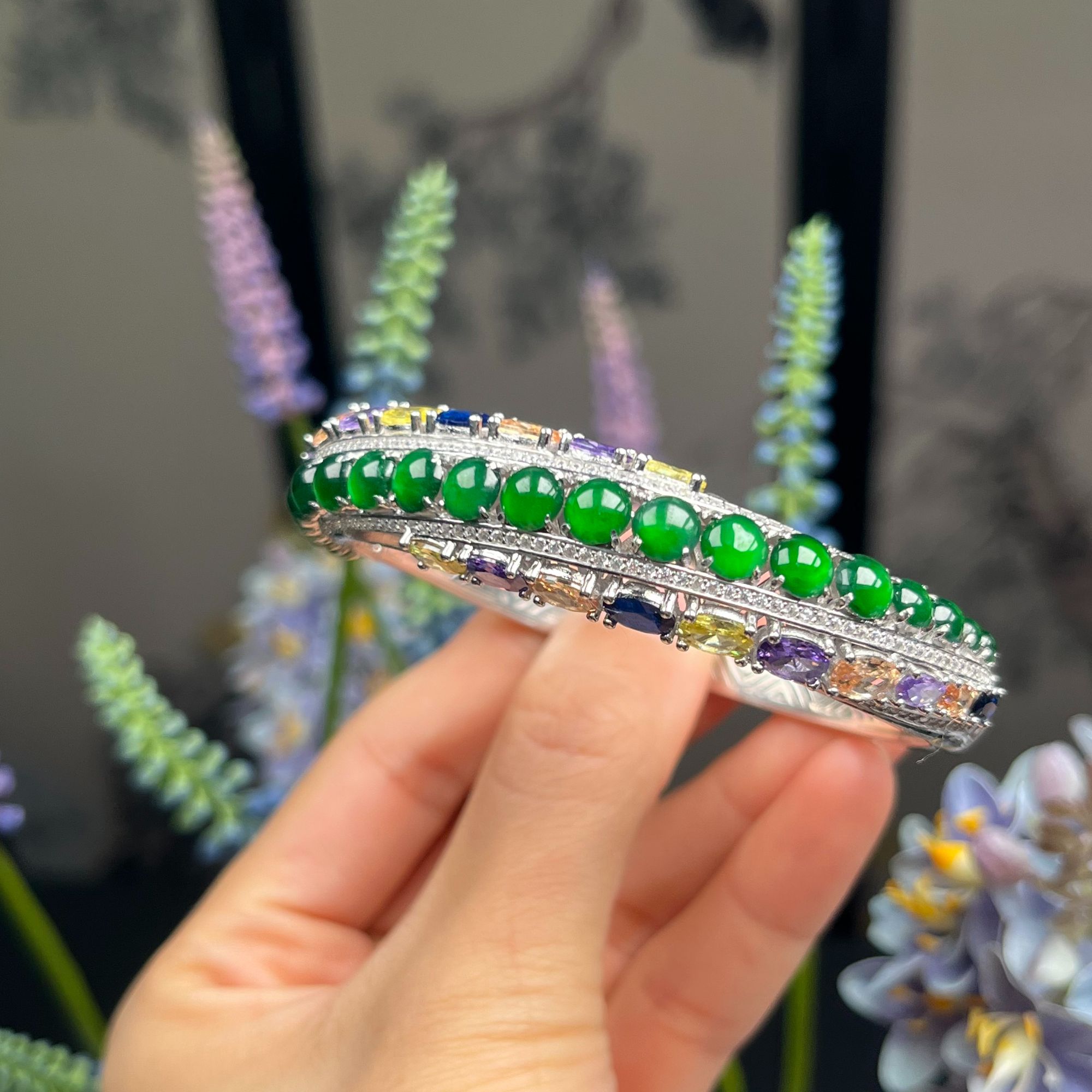 【古古珠宝】天然A货翡翠多巴胺彩虹设计款满绿翡翠蛋面银镶手镯246