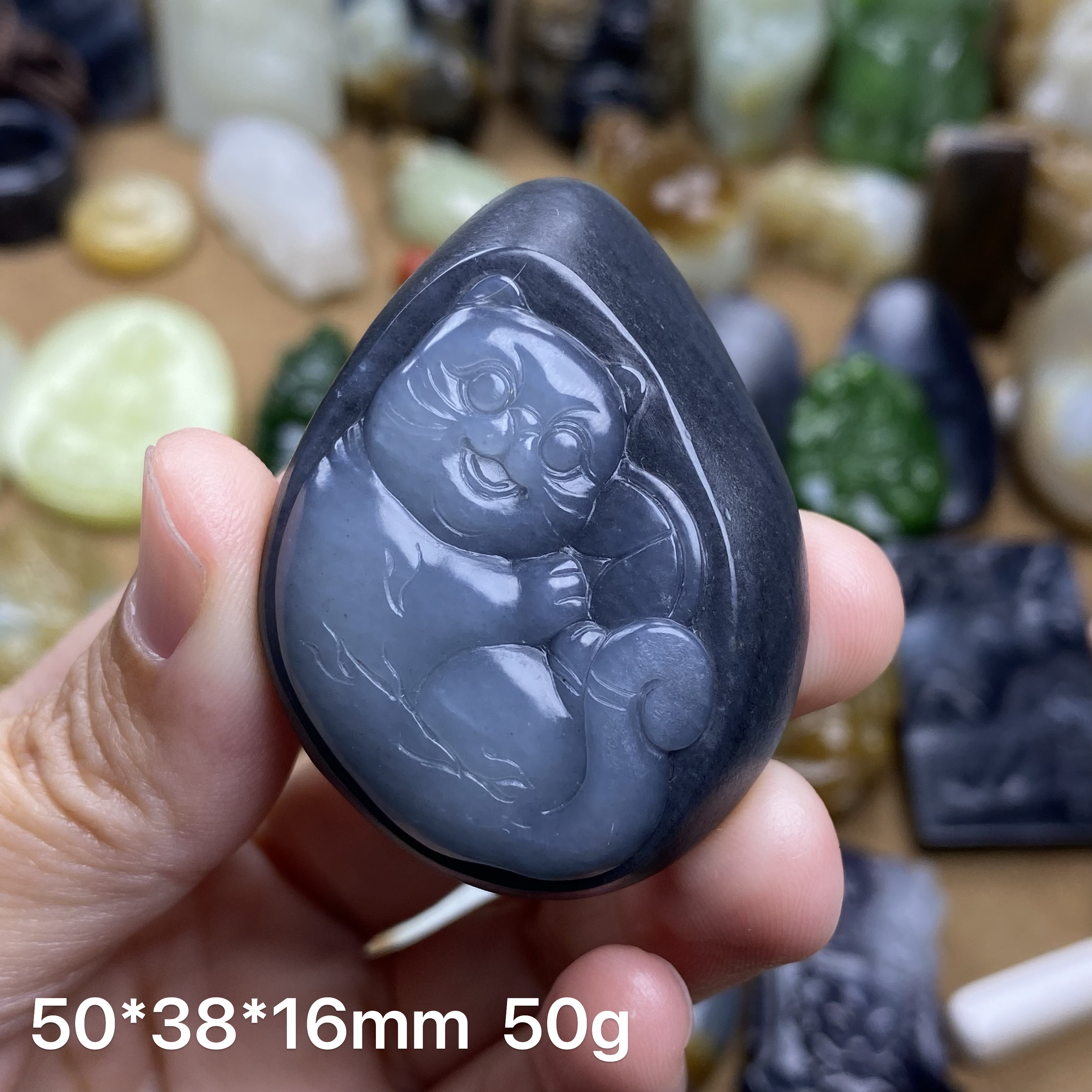 招财猫 新疆青花双色 俏色巧雕 天然和田玉