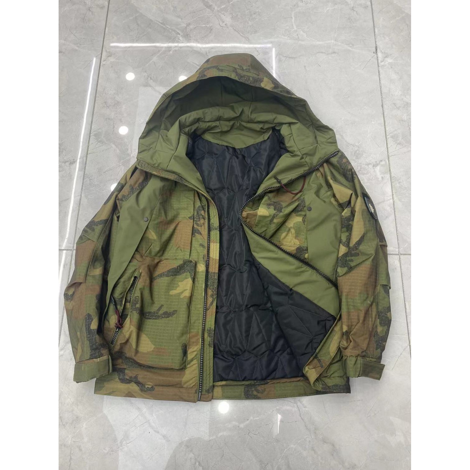 波司澄秋冬季新款迷彩羽绒服外套男士美式三防面料白鸭绒连帽冲锋