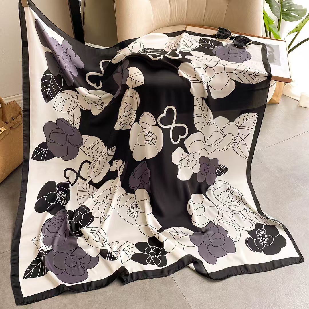 【花样年华】简约高级感香风山茶花丽锦缎丝巾