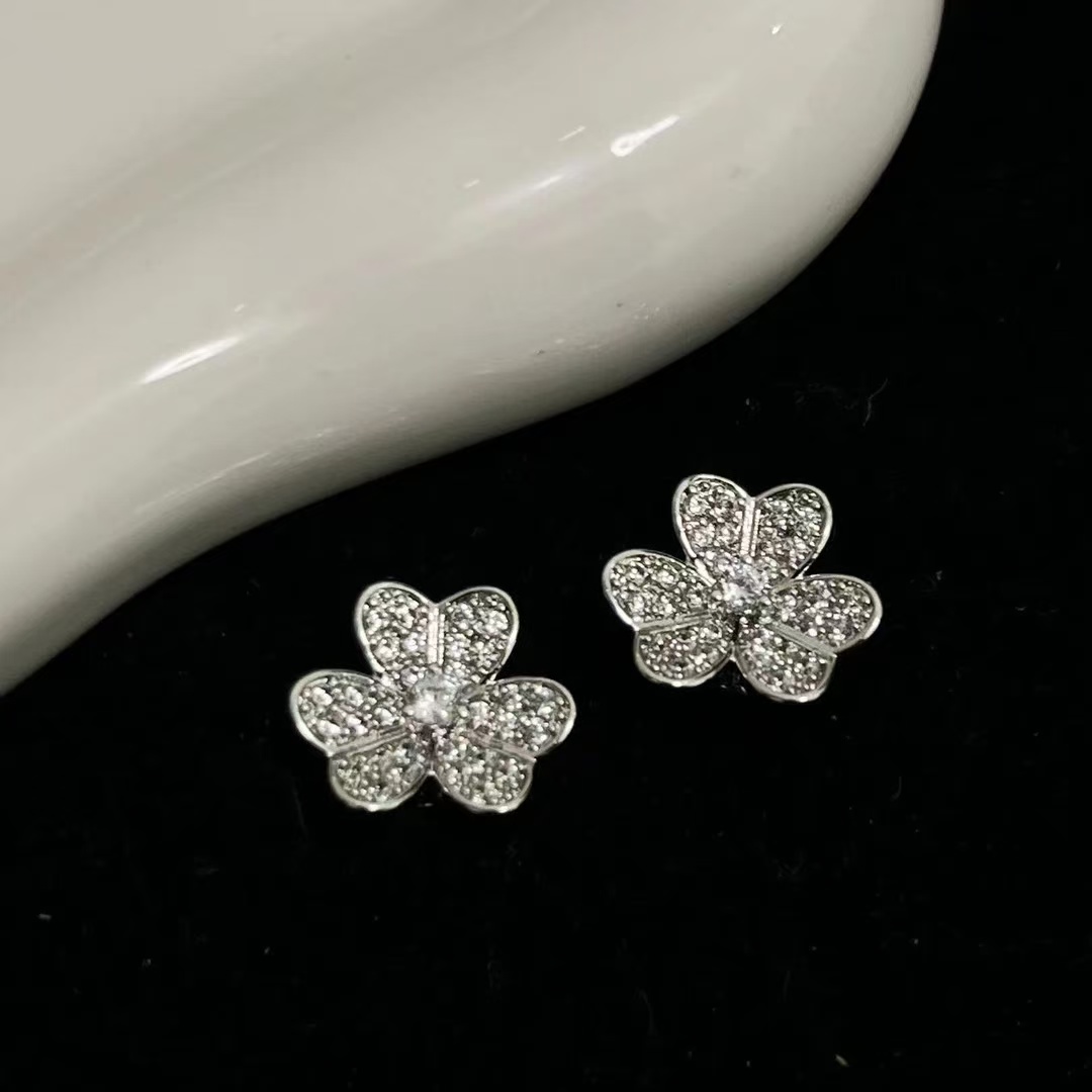 铜合金耳饰 毒饰高定  轻奢满钻三叶草耳饰KG8645