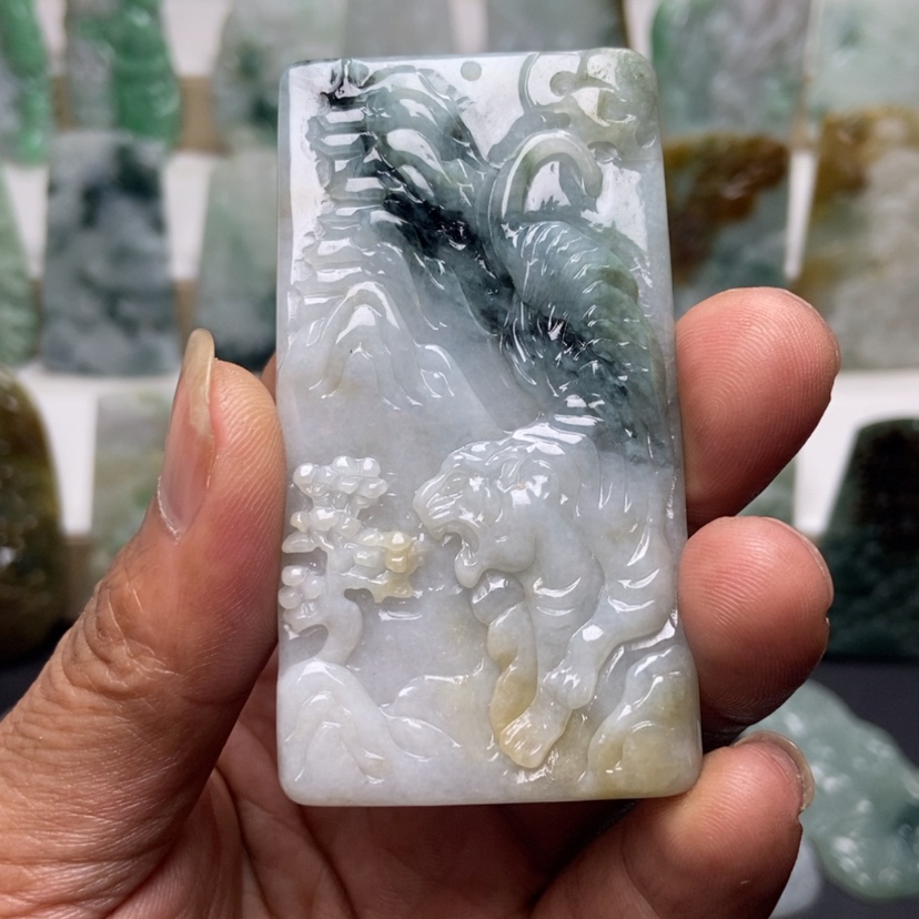 【闪购商品】翡翠颈饰未镶嵌一**丶