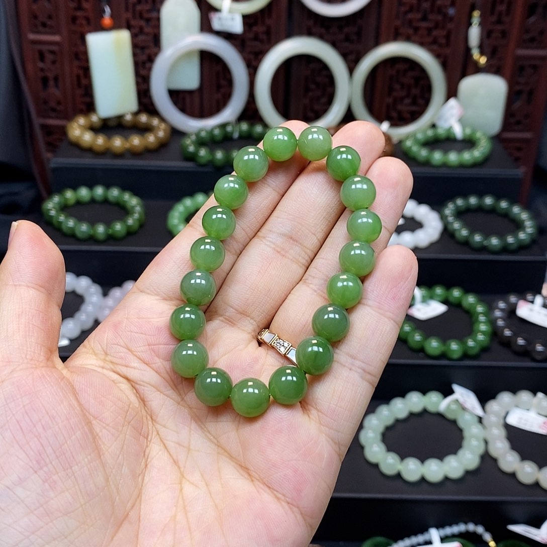 和田玉手串未镶嵌碧玉10