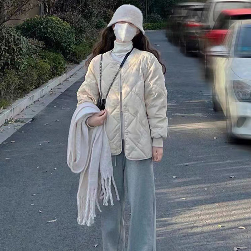 90白鸭绒羽绒服女轻薄短款2023新款秋冬季时尚洋气轻便保暖外套