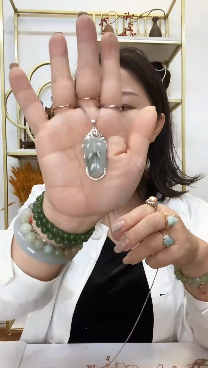 【闪购商品】翡翠吊坠(赠链)银S925镶嵌叶子