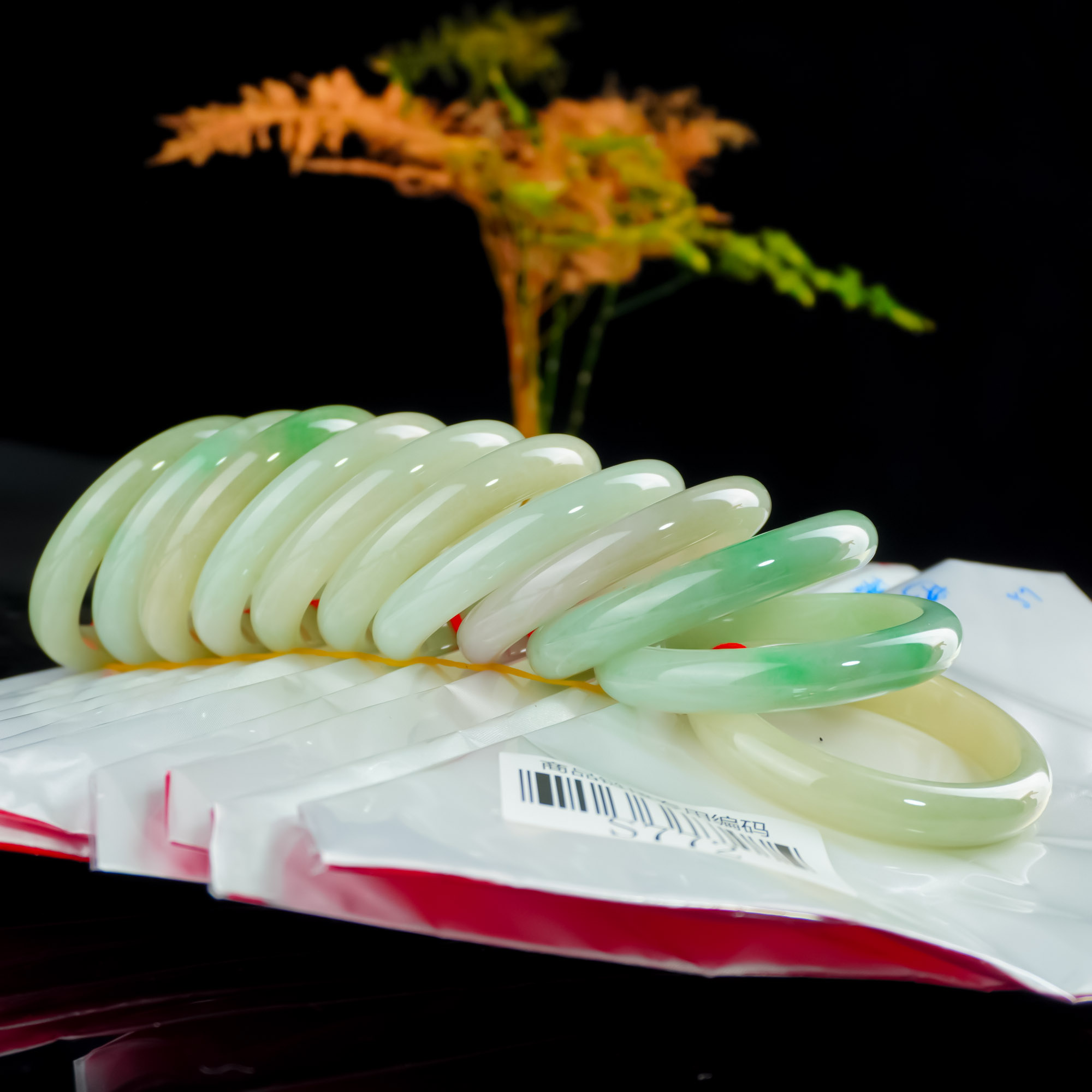 【大李珠宝】翡翠手镯多样性发其一---莲姐--S772