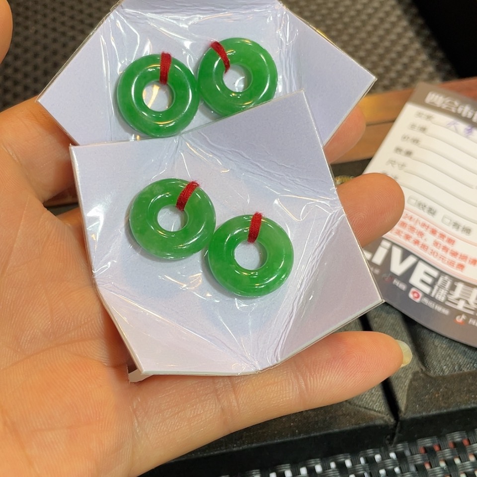 【闪购商品】翡翠耳饰未镶嵌平*