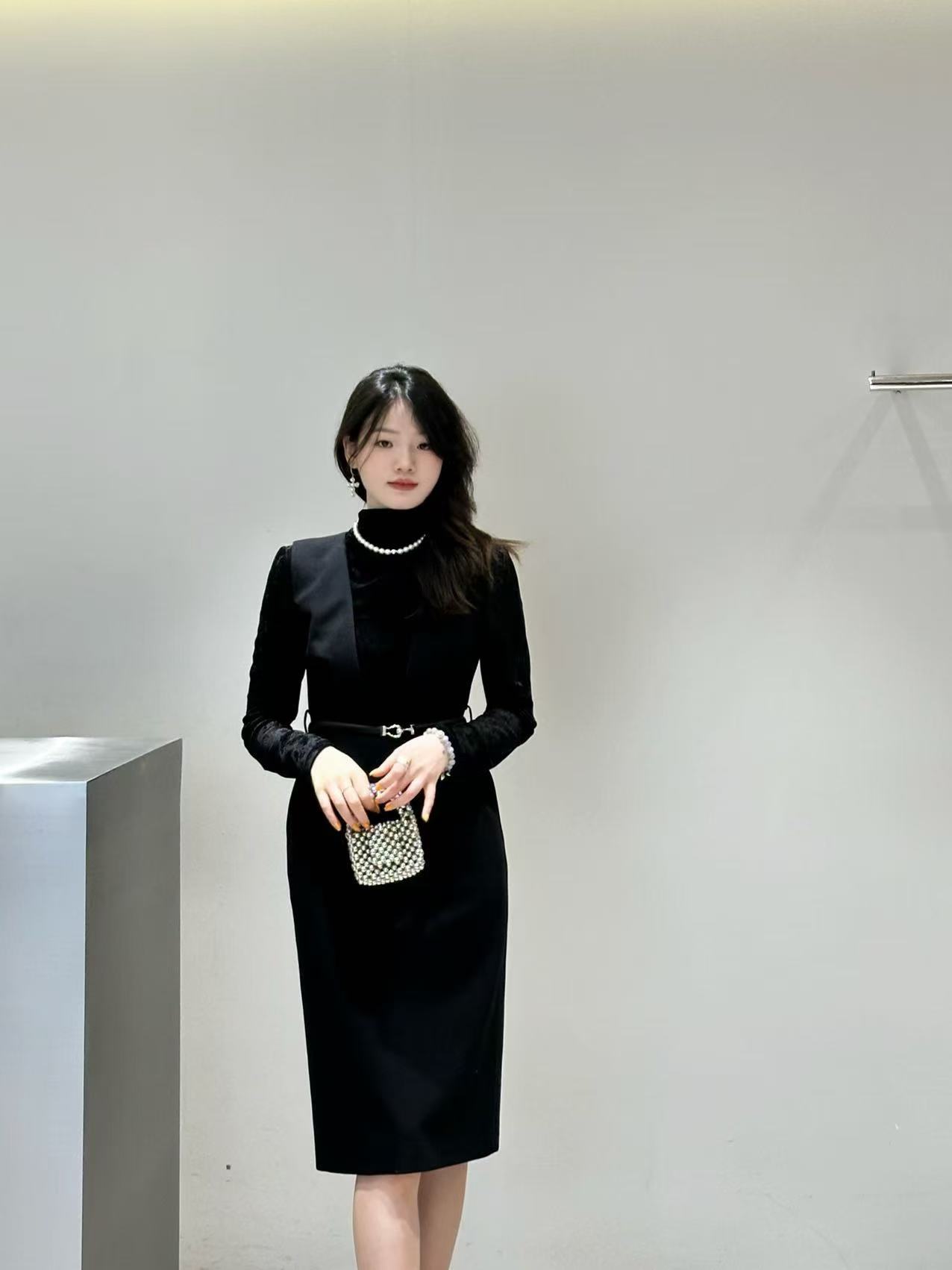 休闲气质款连衣裙