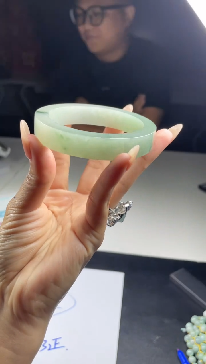 【闪购商品】定制翡翠手镯未镶嵌DDG/发一件