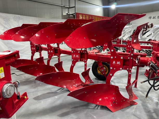 双丝杠调幅450镜面翻转犁