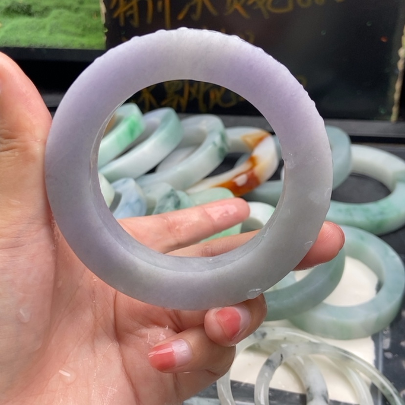 【闪购商品】定制翡翠翡翠手镯未镶嵌?**虫