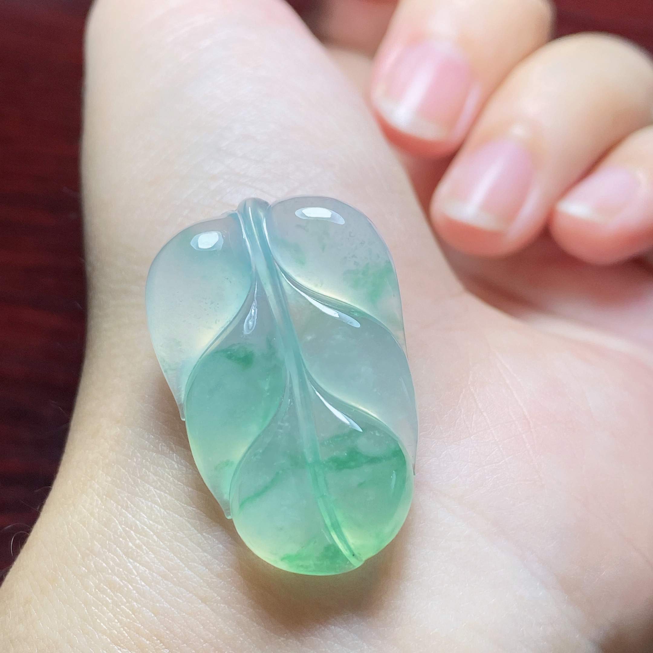 缅甸天然翡翠A货老种起光飘花翡翠叶子精品挂坠首饰30*19.8*5.8mm