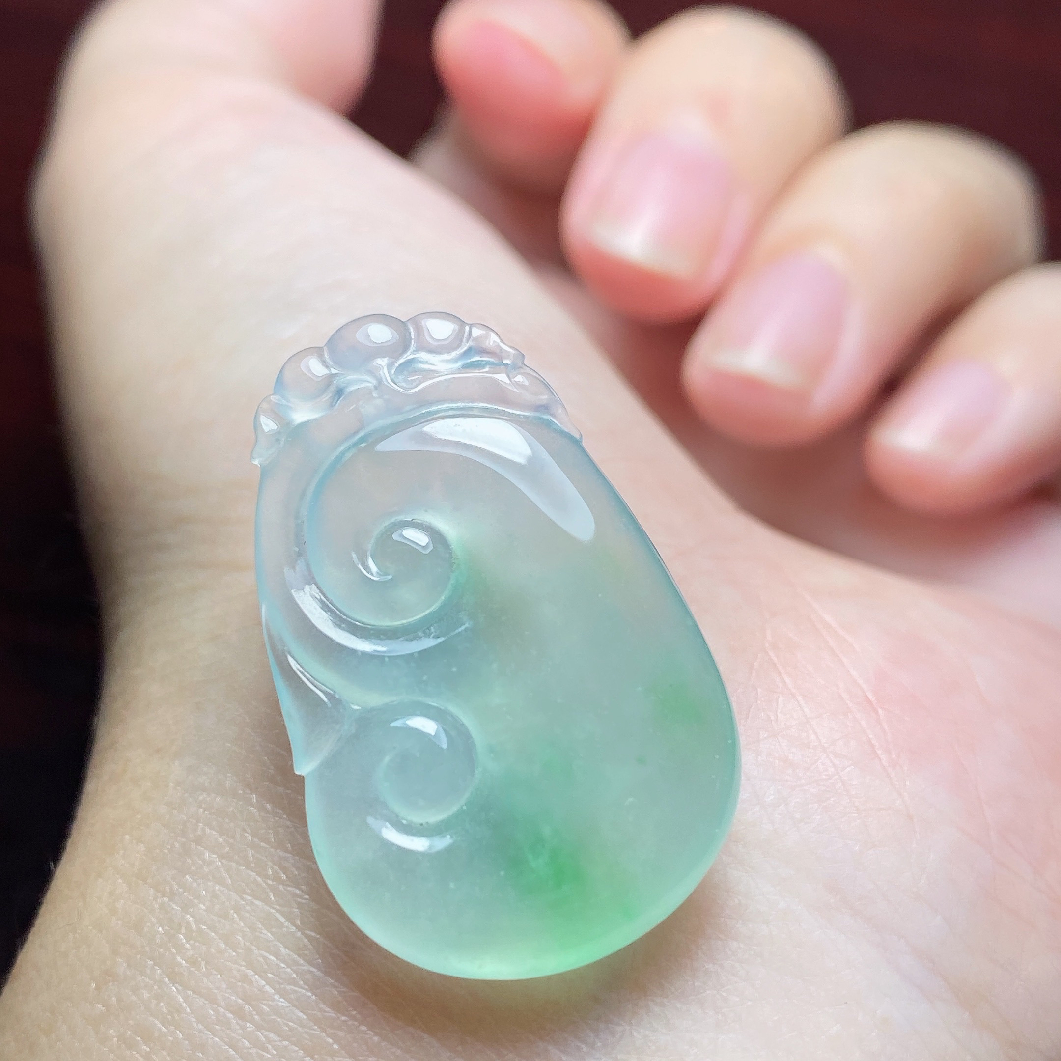 缅甸天然翡翠A货老种冰甜绿翡翠如意女士高品质吊坠29.7*18.7*5.2