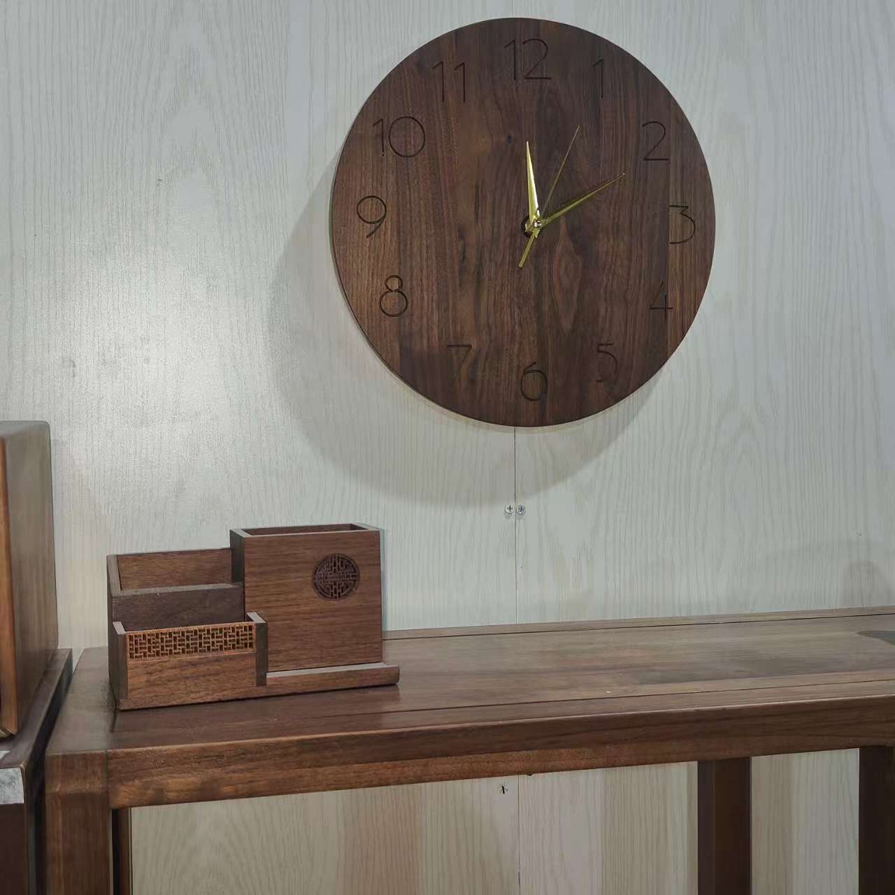 北美黑胡桃创意木制圆形时钟表胡桃木客厅实木家用黑胡桃木