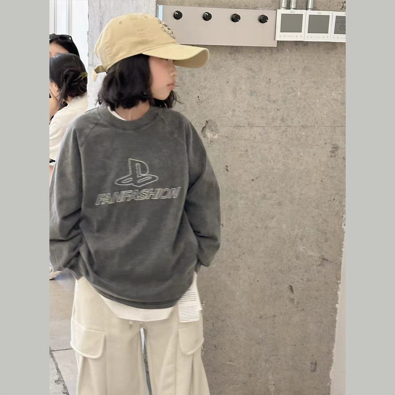 【设计师品牌】秋季新款中大童亲子百搭宽松炒盐绣花长袖T恤 6190