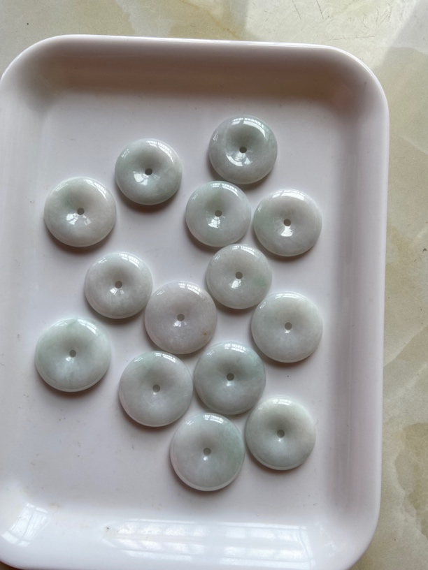 天然翡翠A货平安扣吊坠精美时尚玉坠男女情侣款保真保A（发其一）