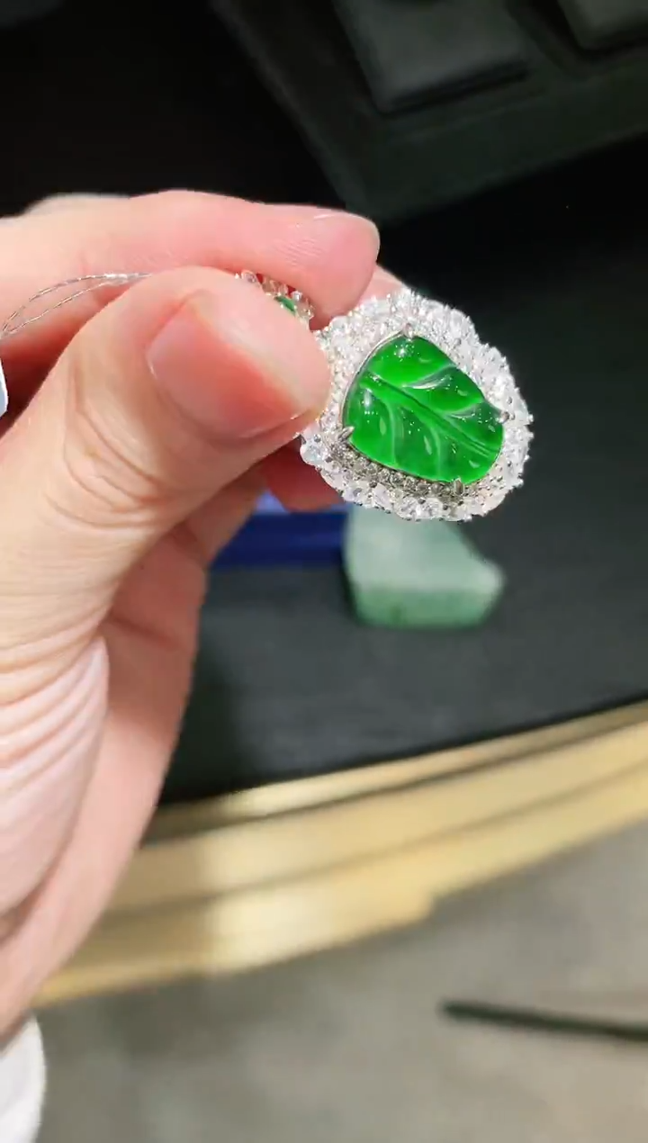 【闪购商品】翡翠吊坠银S925镶嵌60136天然翡翠A货吊坠多样性发